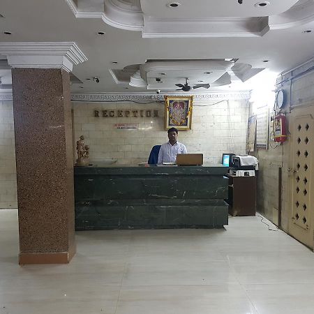 Hotel Surya Palace Kottagudem Kültér fotó